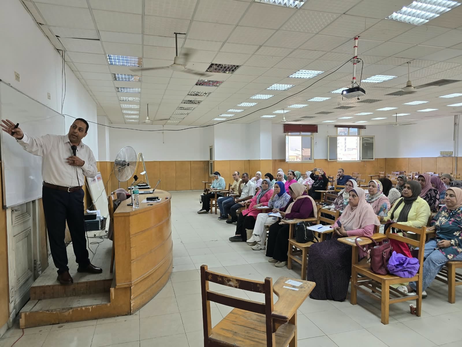 الدورة التدريبية  الخاصة بالموجهين  والاخصائيين  الاجتماعيين